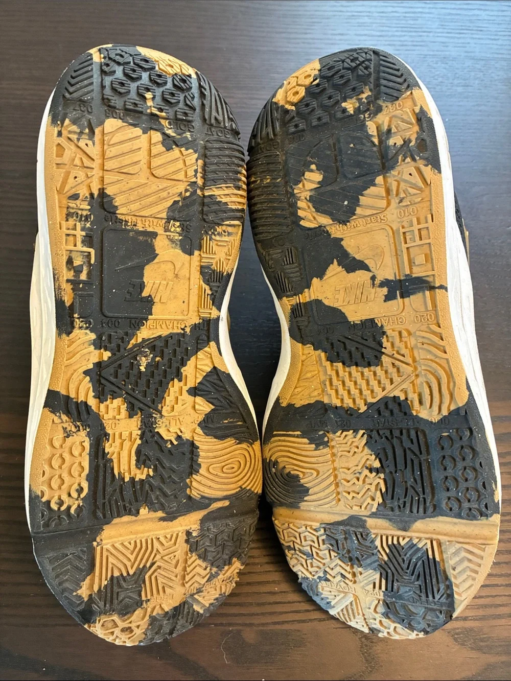 Nike Black and Gold Low-Top Basketball Shoes - Picture 7 of 10